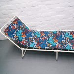 Vintage Actually - flower lounger